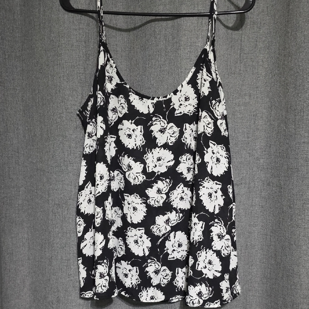 Apt. 9 Monochrome Floral Camisole